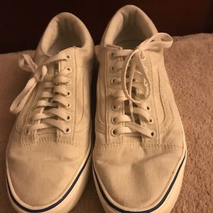 White Old Skool Vans (Men’s 10/UK 9)